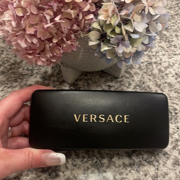 Versace black sunglass case - Picture 3 of 3